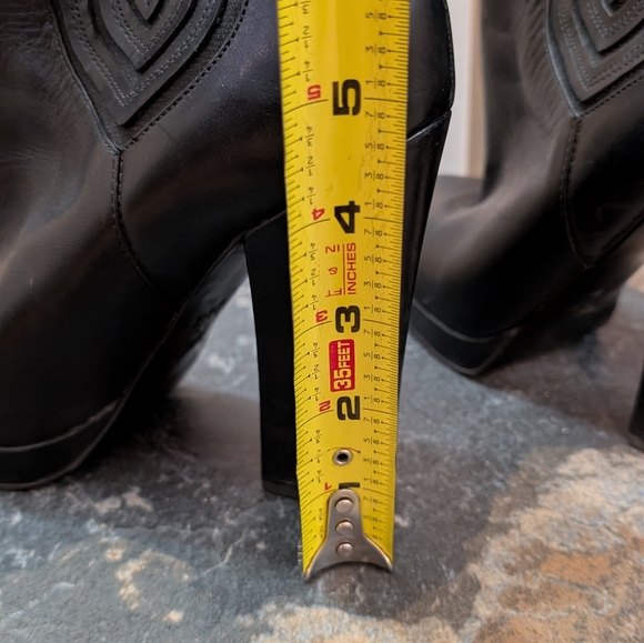 Guess Womens Black High Heel Boots Size 8 - Picture 2 of 6